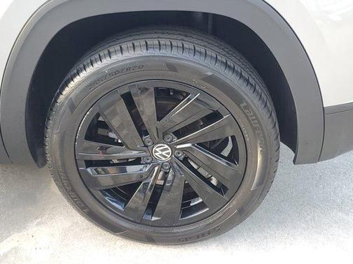 2022 Volkswagen Atlas Cross Sport 2.0T SE w/Technology