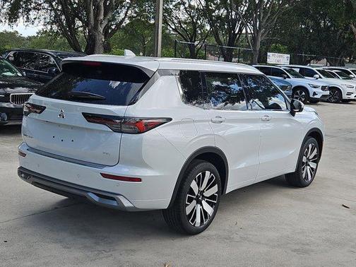 2025 Mitsubishi Outlander SEL