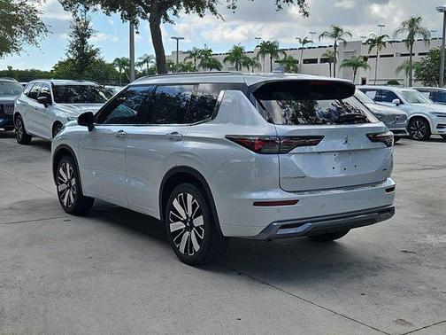 2025 Mitsubishi Outlander SEL