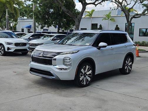 2025 Mitsubishi Outlander SEL
