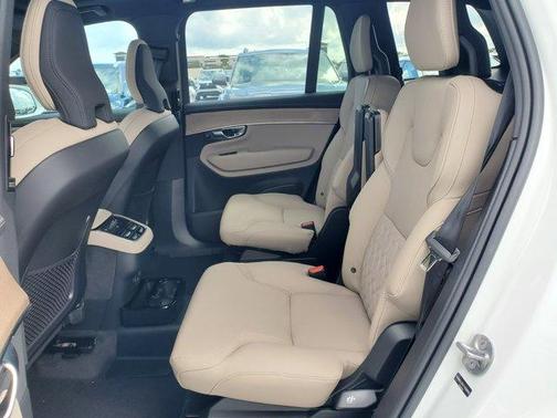 2026 Volvo XC90 B6 Plus 6-Seater
