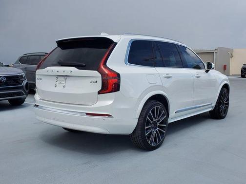 2026 Volvo XC90 B6 Plus 6-Seater