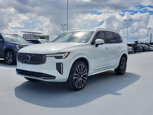 2026 Volvo XC90 B6 Plus 6-Seater