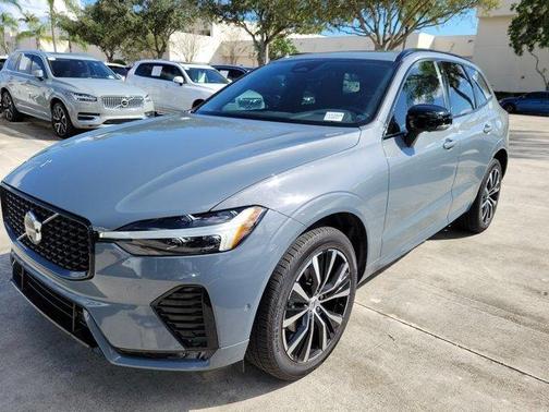 2024 Volvo XC60 B5 Plus Dark Theme
