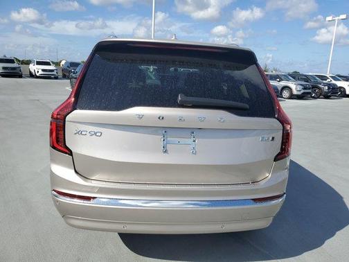 2025 Volvo XC90 B6 Ultra