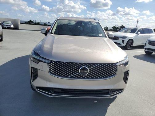 2025 Volvo XC90 B6 Ultra