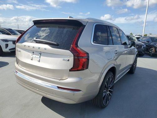 2025 Volvo XC90 B6 Ultra