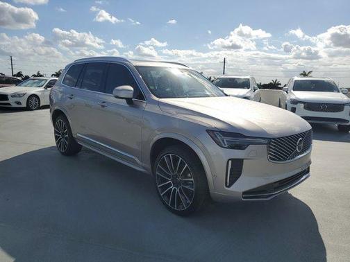 2025 Volvo XC90 B6 Ultra