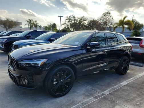 2024 Volvo XC60 Recharge Plug-In Hybrid T8 Ultimate Black Edition