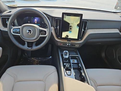 2026 Volvo XC60 B5 Plus