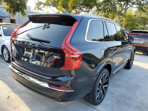 2024 Volvo XC90 B5 Plus Bright Theme