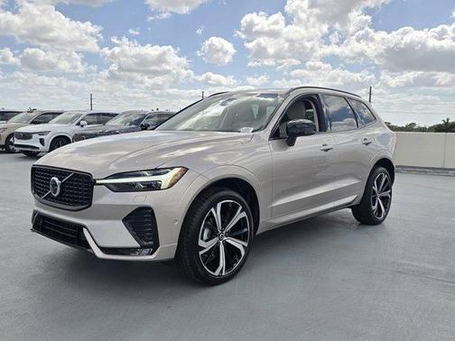 2025 Volvo XC60 B5 Ultra