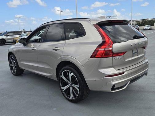 2025 Volvo XC60 B5 Ultra