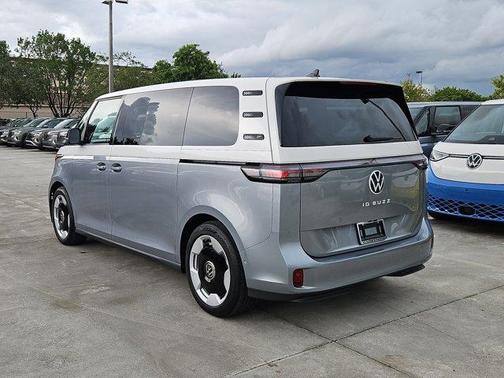 2025 Volkswagen ID. Buzz Pro S Plus