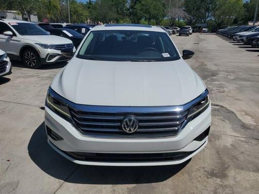 2022 Volkswagen Passat 2.0T Limited Edition