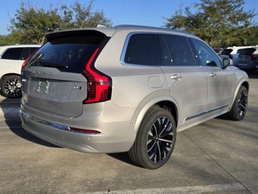 2025 Volvo XC90 B5 Plus 7-Seater
