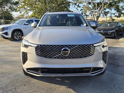2025 Volvo XC90 B5 Plus 7-Seater