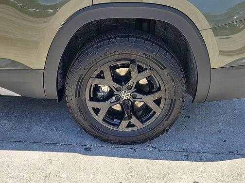 2025 Volkswagen Atlas 2.0T Peak Edition