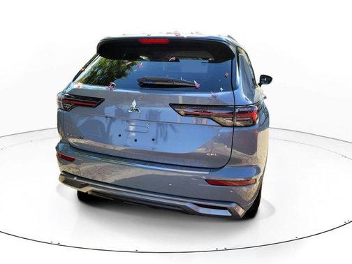 Moonstone Gray 2026 Mitsubishi Outlander SEL