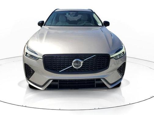 Bright 2025 Volvo XC60 B5 Plus