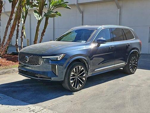 2025 Volvo XC90 Plug-In Hybrid T8 Plus 7-Seater