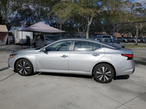2021 Nissan Altima 2.5 SV