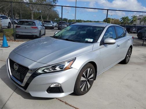 2021 Nissan Altima 2.5 SV