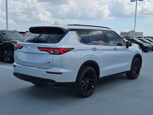 2025 Mitsubishi Outlander PHEV SEL Black Edition