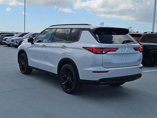 2025 Mitsubishi Outlander PHEV SEL Black Edition