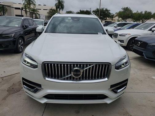 2024 Volvo XC90 B5 Plus Bright Theme
