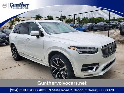 2024 Volvo XC90 B5 Plus Bright Theme