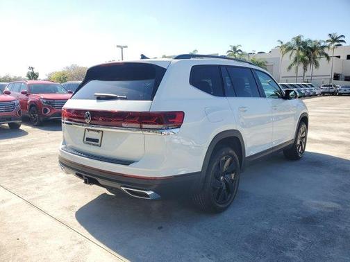 2025 Volkswagen Atlas 2.0T SE w/Technology