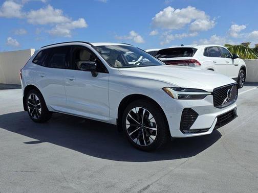 2026 Volvo XC60 B5 Plus