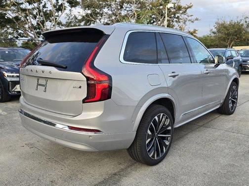 2025 Volvo XC90 B6 Plus 7-Seater
