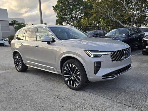 2025 Volvo XC90 B6 Plus 7-Seater