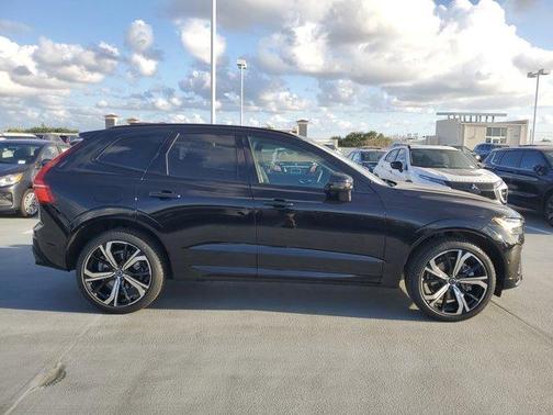 2025 Volvo XC60 Plug-In Hybrid T8 Ultra