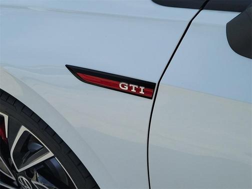 2024 Volkswagen Golf GTI 2.0T Autobahn