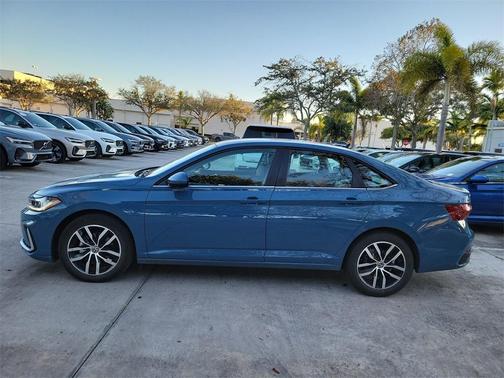 2025 Volkswagen Jetta 1.5T SE
