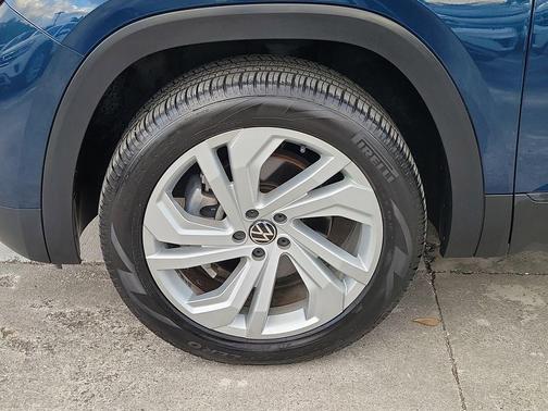 2023 Volkswagen Atlas 3.6L SE w/Technology