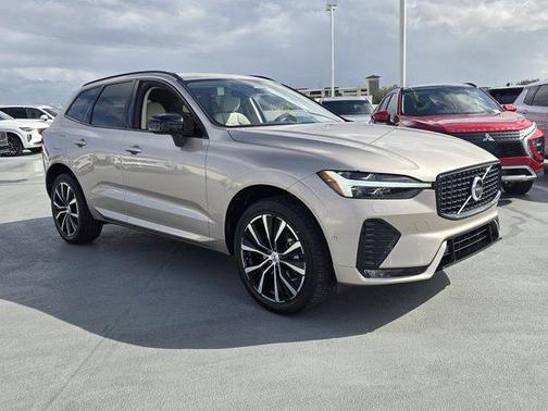 2025 Volvo XC60 B5 Plus
