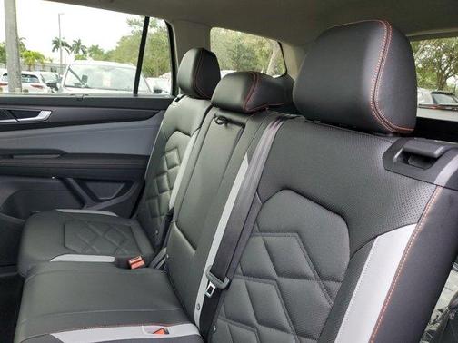 2025 Volkswagen Atlas 2.0T Peak Edition