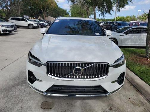 2022 Volvo XC60 Recharge Plug-In Hybrid T8 Inscription Extended Range