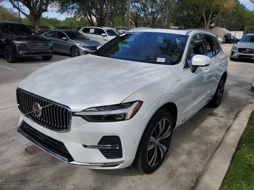 2022 Volvo XC60 Recharge Plug-In Hybrid T8 Inscription Extended Range