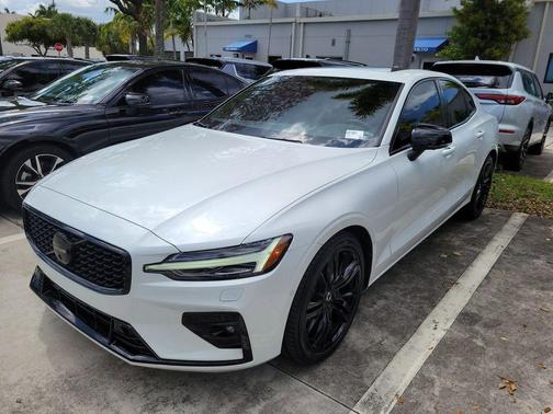 2024 Volvo S60 B5 Plus Black Edition