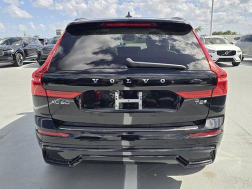 2025 Volvo XC60 Plug-In Hybrid T8 Plus