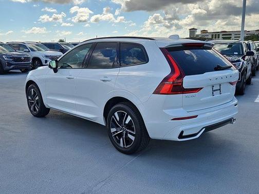 2026 Volvo XC60 B5 Core