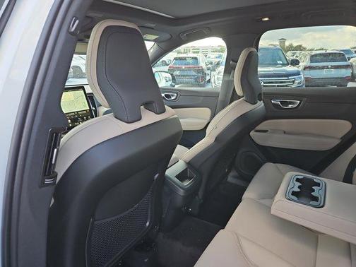 2026 Volvo XC60 B5 Core
