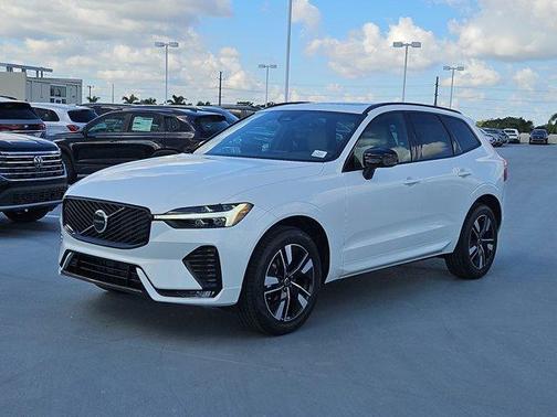 2026 Volvo XC60 B5 Core