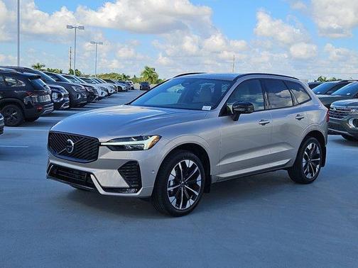 2026 Volvo XC60 B5 Plus