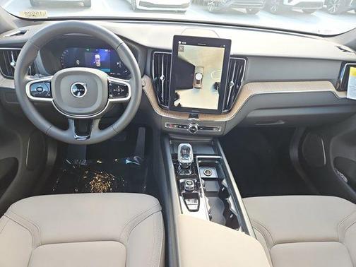 2026 Volvo XC60 B5 Plus